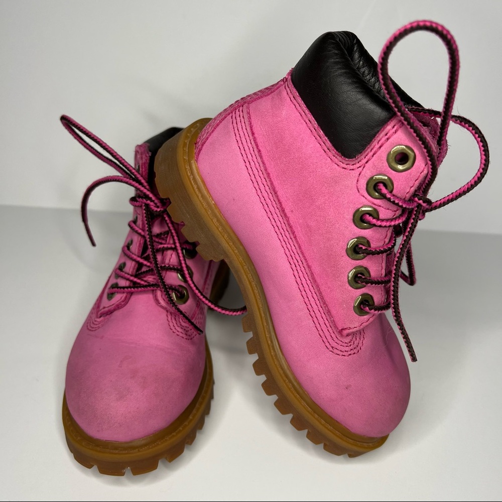 Adorable Susan G. Komen Toddler Girls Tims size 9.